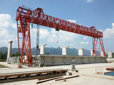 新疆鐵路提梁機(jī)